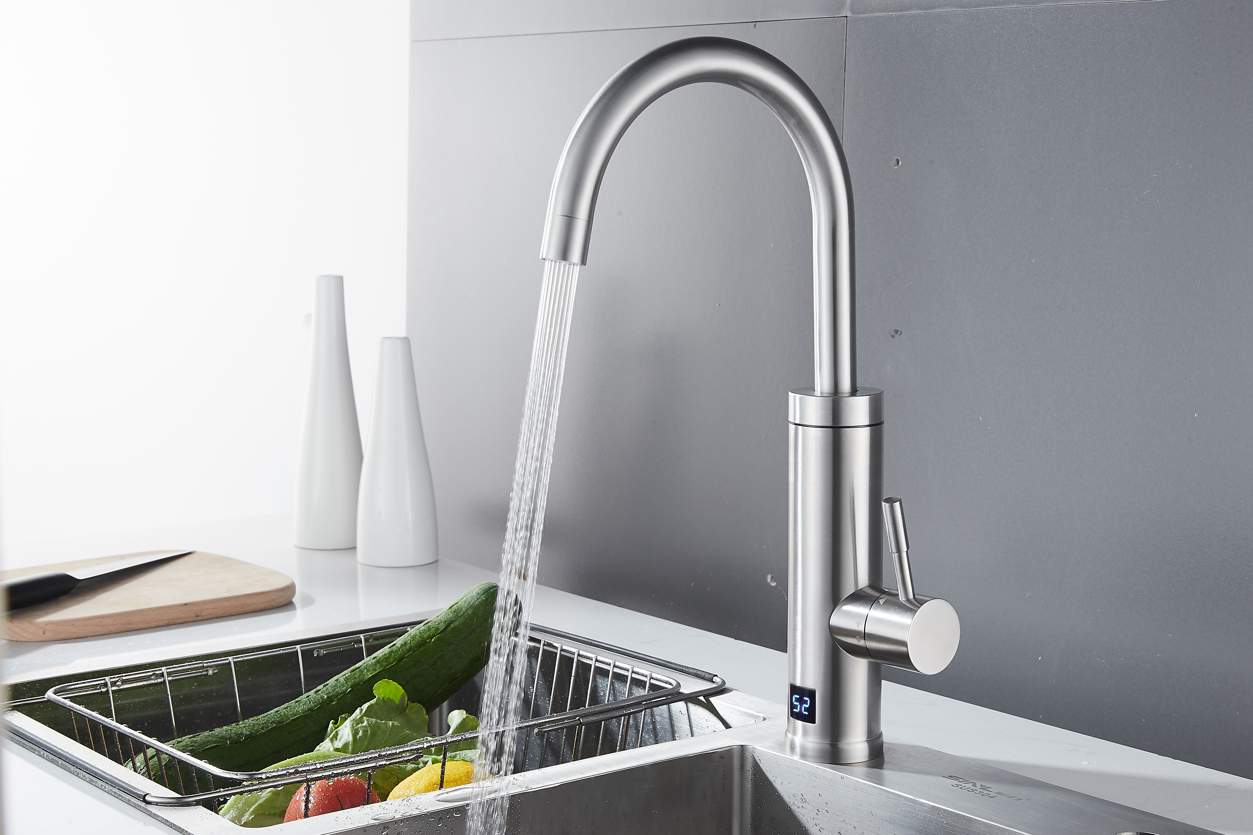 Проточный водонагреватель TSARSBERG TSB-WH1144 электрический